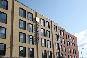 Travel_Lodge_03