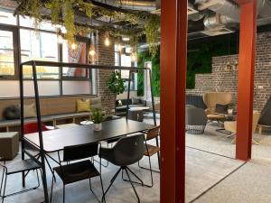 Gibney Building - Hub 01